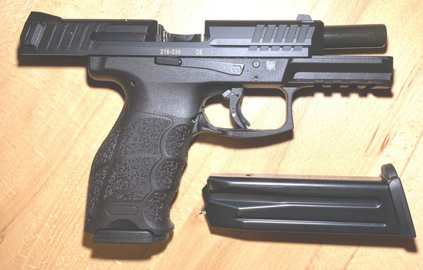 Selbstladepistole Heckler & Koch SFP9-SF 9mm Luger mit Comp-Tac Kydex Holster