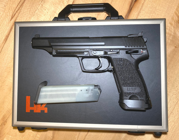 Selbstladepistole Heckler&Koch, USP Elite, Kal. 9mm Luger, 2 Magazine a 18 Schuss, Alu-Koffer